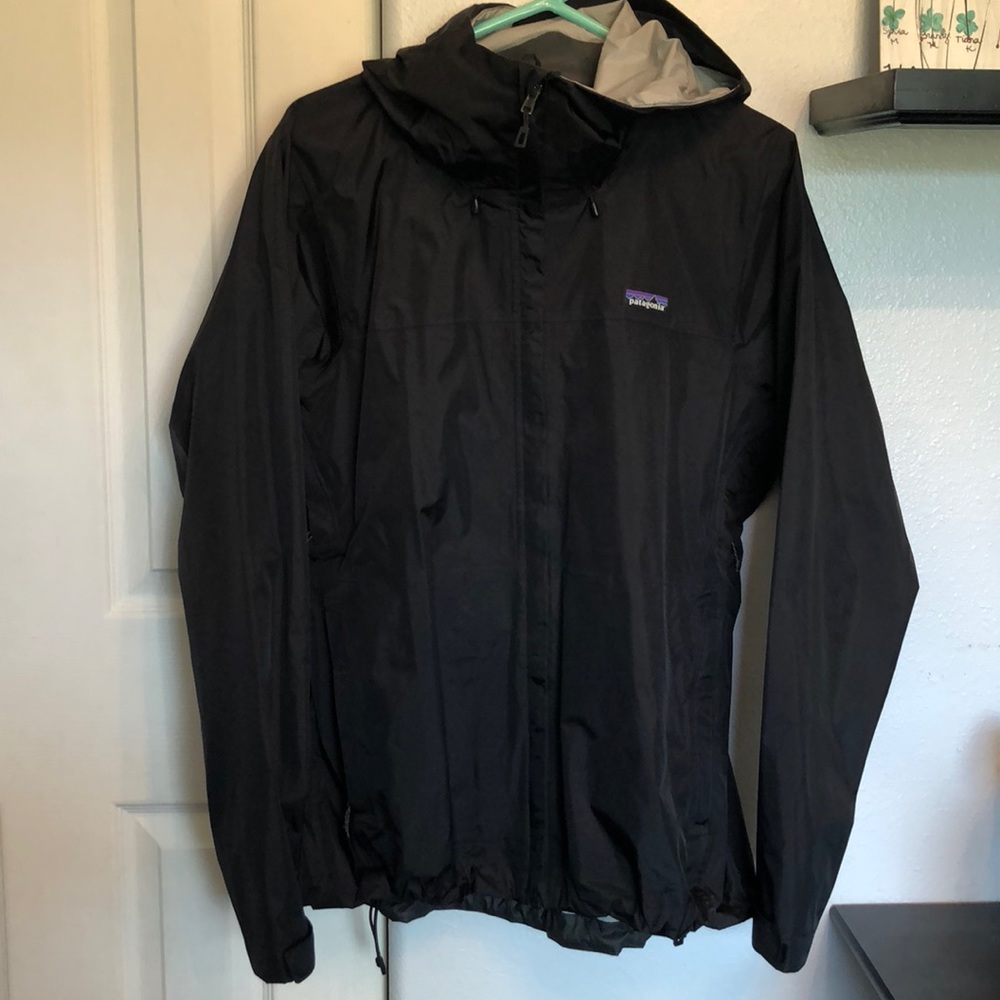 Women’s Patagonia Rain Jacket-Windbreaker